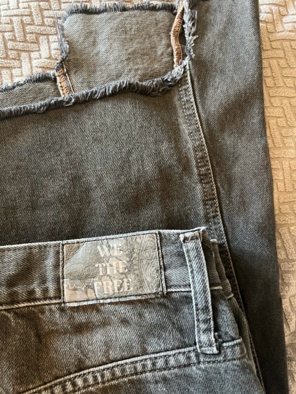 We the Free Ripple Wide Leg Crop
Jeans - Fade to Black - Size 30 - Picture 7 of 12